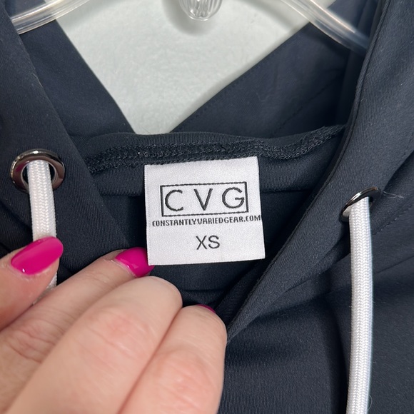 Constantly Varied Gear CVG Black Cropped Hoodie Sweatshirt Sz XS! - Picture 4 of 8